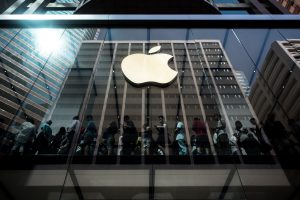 شرکت اپل خبر وال‌استریت ژورنال مبنی بر اینکه اپل برنامه‌های خود را در فهرست برترین‌های اپ استور قرار داده است را تکذیب کرد